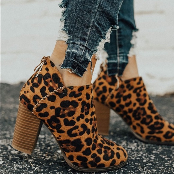 Fabutiq Shoes - LEOPARD SIDE CUT BOOTIE